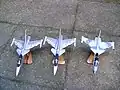 1 Sitzer und 2 Sitzer mit 1 Triebwerken, 2 Sitzer mit 2 Triebwerken