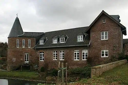 Haus Honsdorf, Nebengebäude