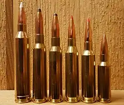 Carcano-Patrone im Größenvergleich (3.&nbsp;von&nbsp;links)