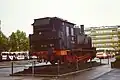 98 886 auf dem Bahnhofsvorplatz von Schweinfurt 1986