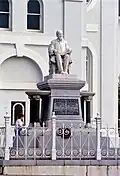 Das Murray-Denkmal an der Main Road