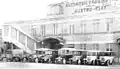 Verschiedene Typen von AFN LKW und Bussen vor der Fabrik in Wien-Floridsdorf (1926)