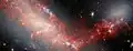 Die Galaxien NGC 4490 (links) und NGC 4485 (rechts) aufgenommen mittels James Webb-Weltraumteleskop und Hubble-Weltraumteleskop
