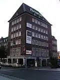 „Kleines Hochhaus“ an der Ecke Peterstraße/Adalbertstraße