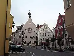 Stadtplatz mit Rathaus