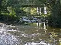 Die Abzucht mündet bei Oker in die Oker, die vorn im Bild nach rechts fließt.