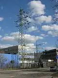 110-kV-Leitung am Umspannwerk Stuttgart-Obertürkheim – Die Originalmasten aus den 1920er Jahren sind hier längst ersetzt worden