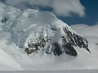 Blick vom Nesebur Gap auf den Academia Peak