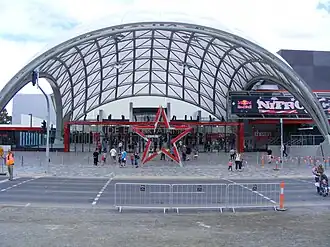 Der neue Eingangsbereich der Arena (2010)