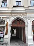 Eingang zum Adlerhof, Nr. 51