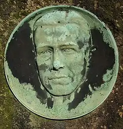 Porträtmedaillon Grabstätte Schmacht, Südfriedhof Leipzig, 1916