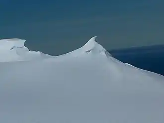 Blick vom Zemen Knoll auf den Ahtopol Peak
