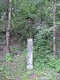 Gedenksäule am Burgeingang