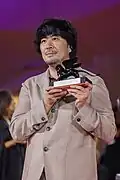 David Pablos mit seinem gewonnenen Preis