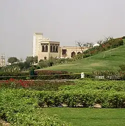 Park mit Misr-Restaurant