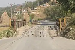 Notbrücke in den albanischen Bergen, Nationalstraße 6 bei Burrel