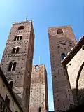 Kampanile der Kathedrale und zwei Geschlechtertürme