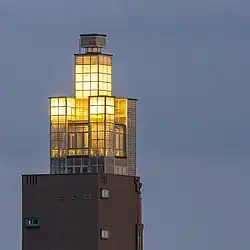 Beleuchtete Turmspitze