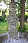Klassizistischer Denkstein