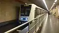 Einfahrender Zug des Typs Alstom Metropolis