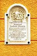 Gedenktafel am Geburtshaus in Altötting