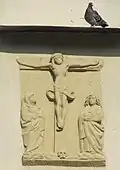 Relief der Kreuzigungsszene aus dem Vorgängerbau