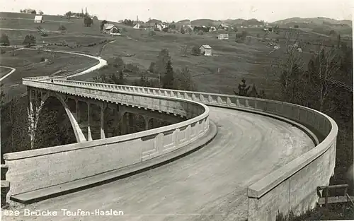 Die S-förmige Fahrbahn der alten Rotbachbrücke von 1924