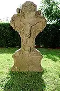 Grabkreuz († 1729) der Eheleute Andreas Urbach und Anna Bauch († 1760). Urbach war Ophalfe des Ophofs zu Sechtem