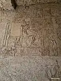 Reliefs in der Haupthalle (Westwand)