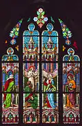 Glasfenster in der Südfassade