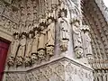 Gewändefiguren (13. Jh.) am Sankt-Firminus-Portal der Kathedrale von Amiens (nördliches Portal der Westfassade)