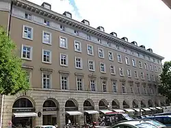 Amiraplatz 1