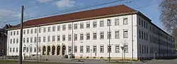 Gerichtsgebäude, errichtet 1928/1929, während der französischen Besatzungszeit (2009)