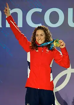Amy Williams bei der Verleihung der Olympischen Goldmedaille 2010 in Vancouver