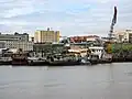 Blick auf die Stadt vom Hafen aus