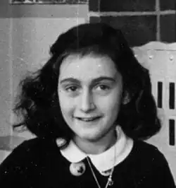 Anne Frank (1940) und Claire Bloom (2011)