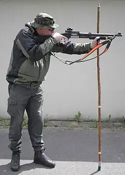 Anschlag stehend angestrichen