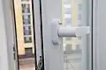 Moderner Einhebel-Drehgriff eines Drehkippfensters