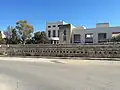 In Mrieħel stehen Reste des Aquädukts vor der Farsons-Brauerei.