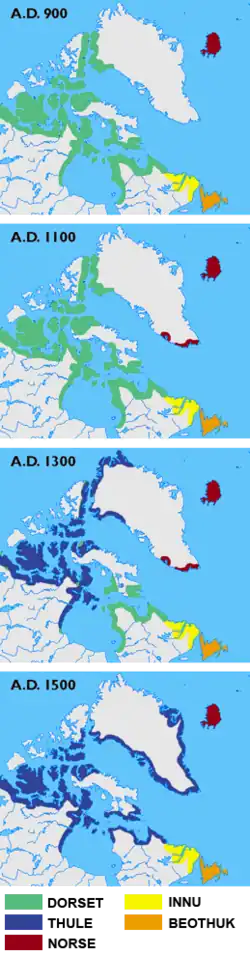 Die vier Karten zeigen jeweils denselben Kartenausschnitt, der Island, Grönland und einen Teil Nordamerikas umfasst, zu verschiedenen Zeitpunkten; im Jahr 900 ist nur Island von Nordgermanen besiedelt, 1100 auch ein Streifen Grönlands, 1300 ist der Bereich der Dorset-Kultur zurückgegangen und teilweise von der Thule-Kultur übernommen worden, die 1500 auch das ehemalige Gebiet der Grænlendingar übernommen hat.
