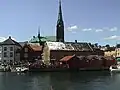 Stadt mit Kirche