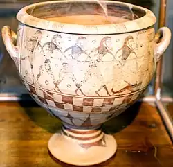 Links der Aristonothos-Krater aus Caere, der die Blendung des Polyphem darstellt; rechts die Szene, die die Seeschlacht zwischen einem Kriegs- und einem Handelsschiff zeigt