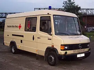 MB 507 D Arzttruppwagen, man beachte die höheren Türen des Kastenwagens