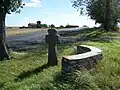 Steinkreuz und Windmühle bei Aschara