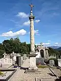 Pestsäule im Friedhof von Astano (1687)