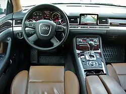 Innenraum mit Audi MMI