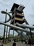 Röhrenrutschen am Aussichtsturm des Rodel- und Freizeitparadies Sankt Englmar