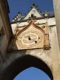 Uhr von Unten