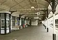 Blick entlang des Bahnsteigs