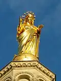 Die Statue der Jungfrau Maria